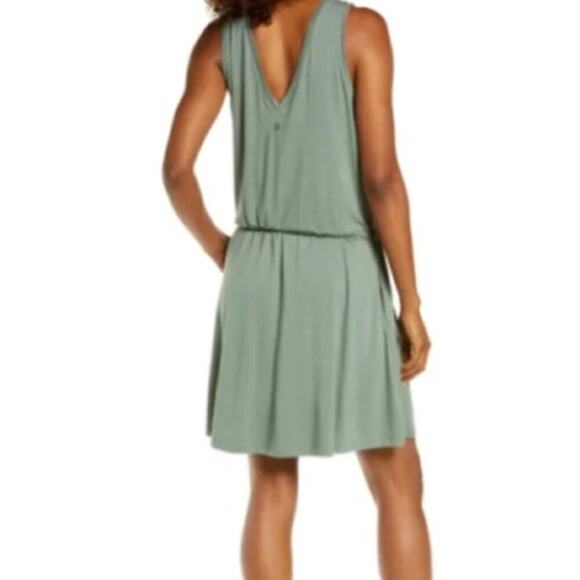Sweaty Betty Take it Easy Drop Waist Dress in Sage Green Size Medium (8-10) - Picture 2 of 11